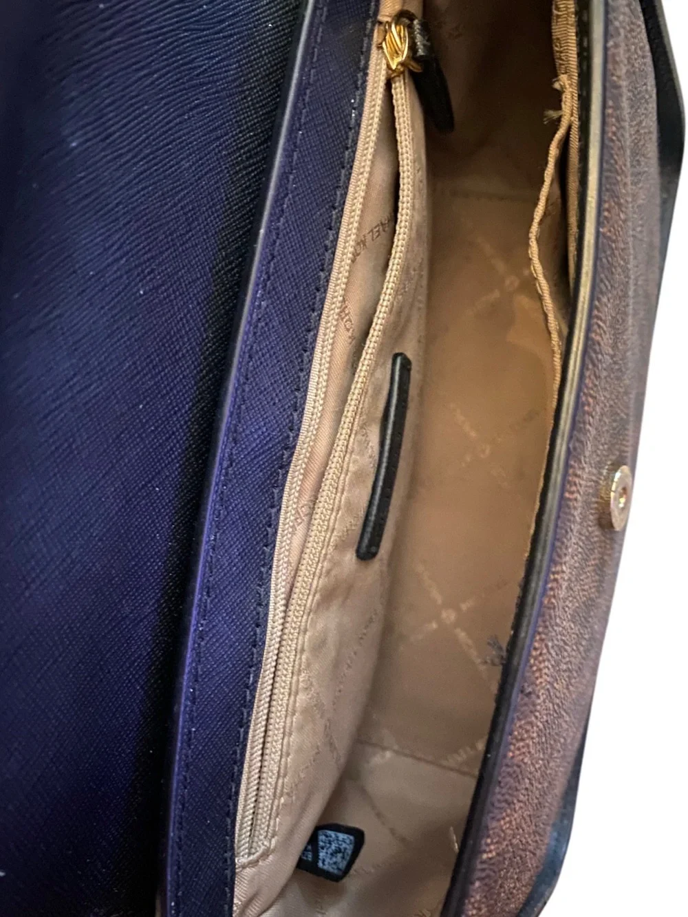 Michael Kors Sylvia Crossbody Bag